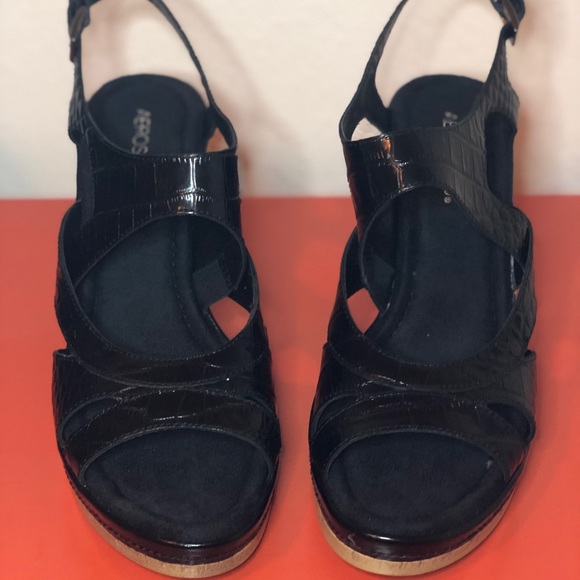 Shoes - Picture 2 of 4